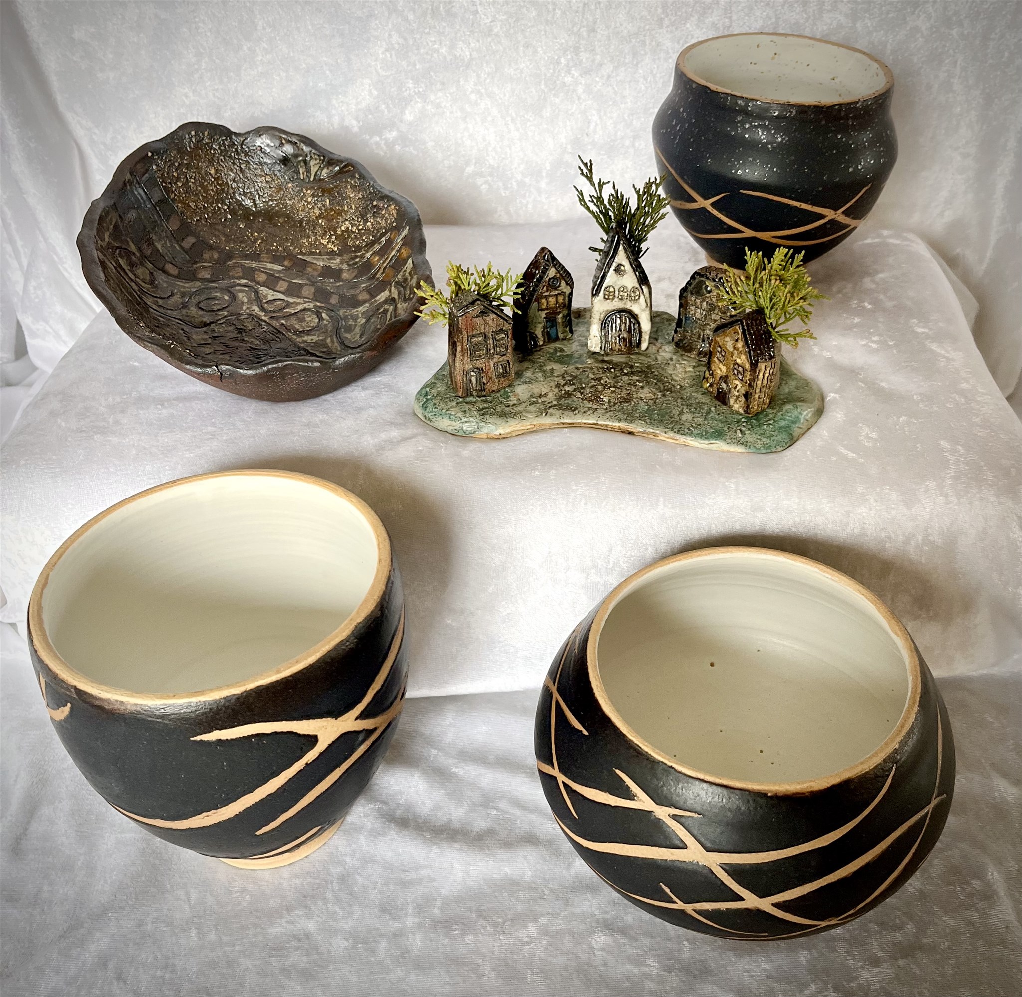 skålar och småhus.jpeg